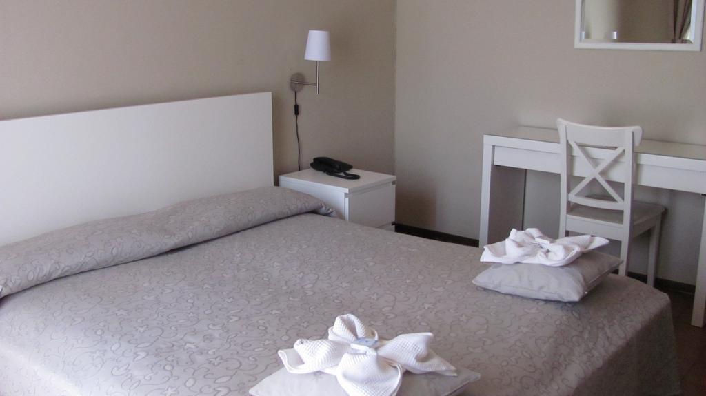 Albergo La Genzianella Miasino Room photo